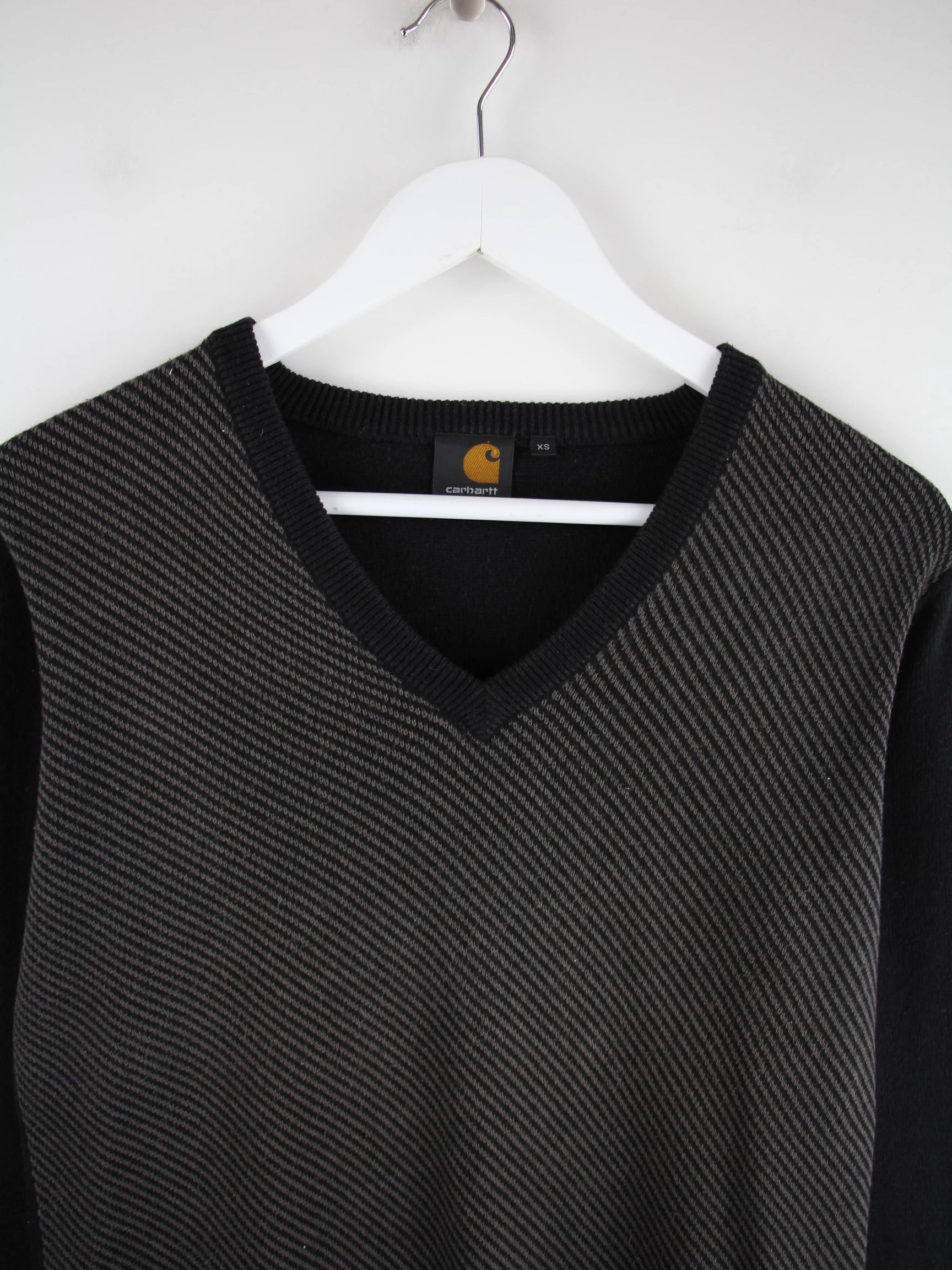 Carhartt Pullover Schwarz S – Detailansicht Vorderseite