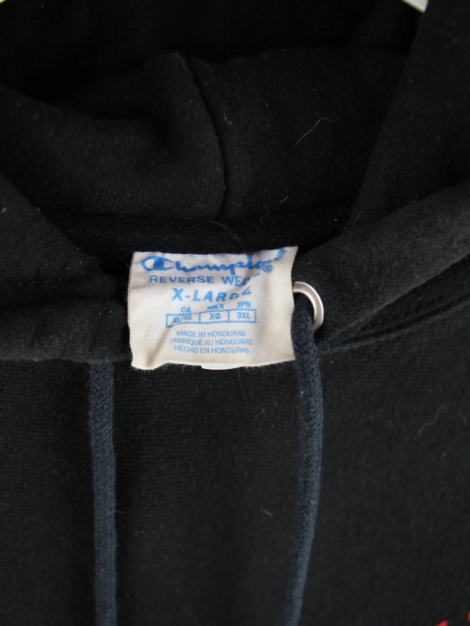 Champion Hoodie Schwarz XL – Detailansicht Vorderseite