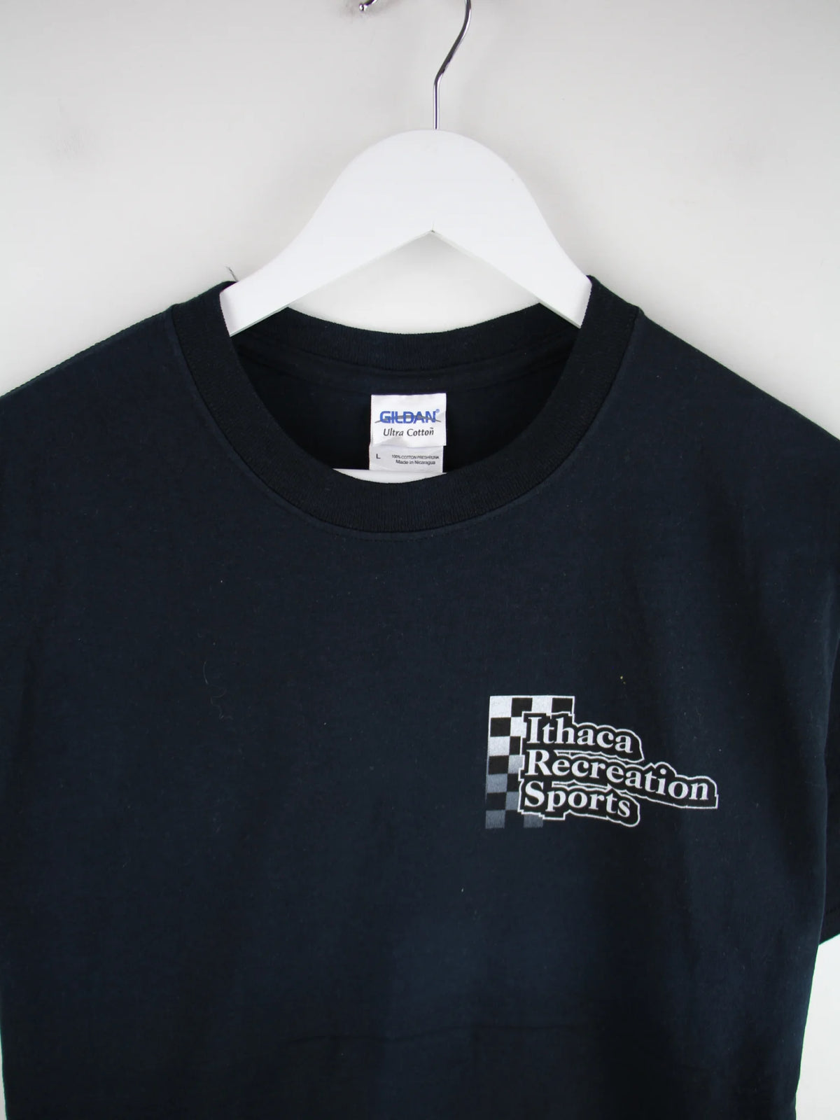 Gildan T-Shirt Schwarz L – Detailansicht Vorderseite
