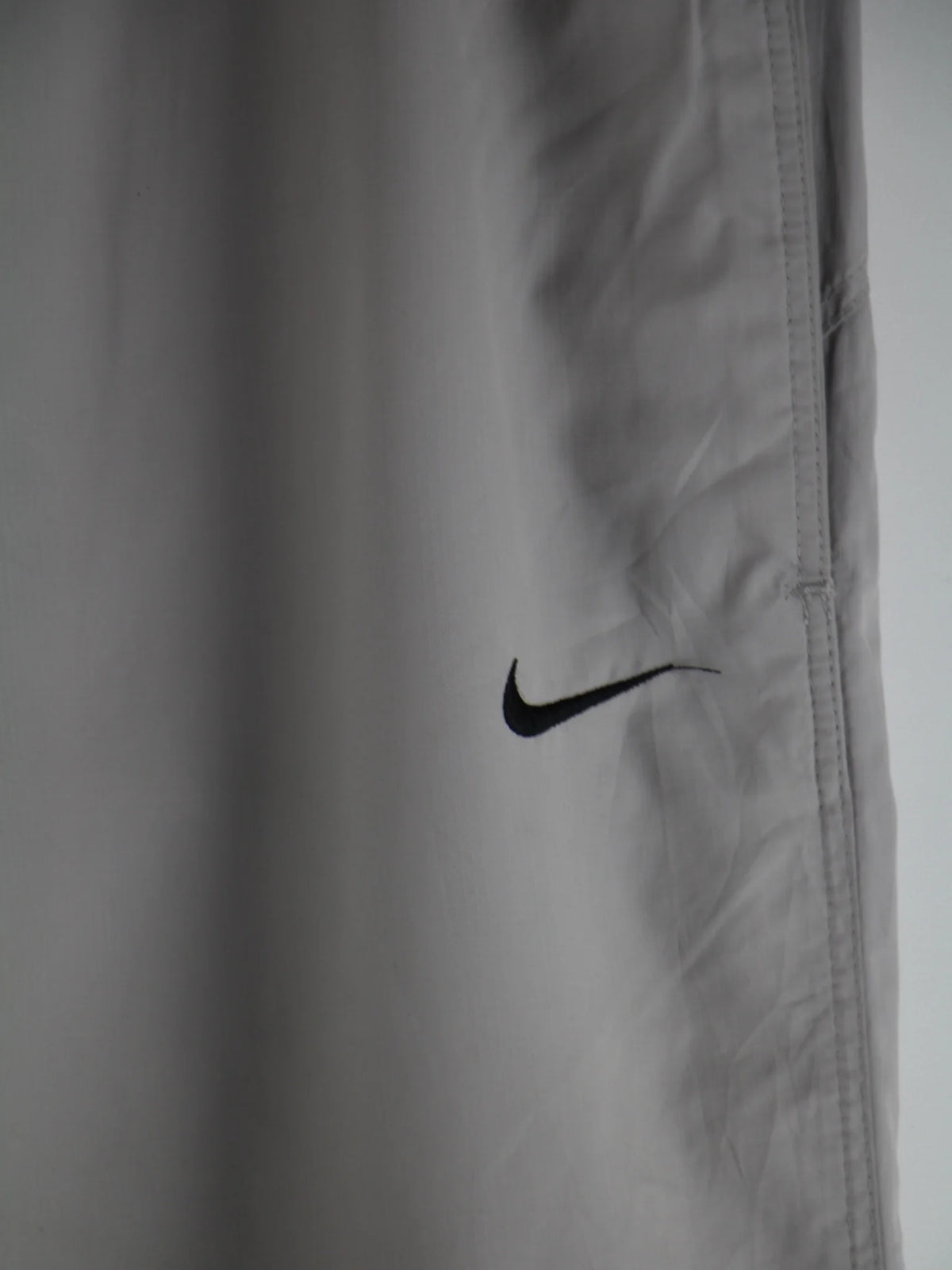 Nike Track Pants Grau XL – Detailansicht Vorderseite