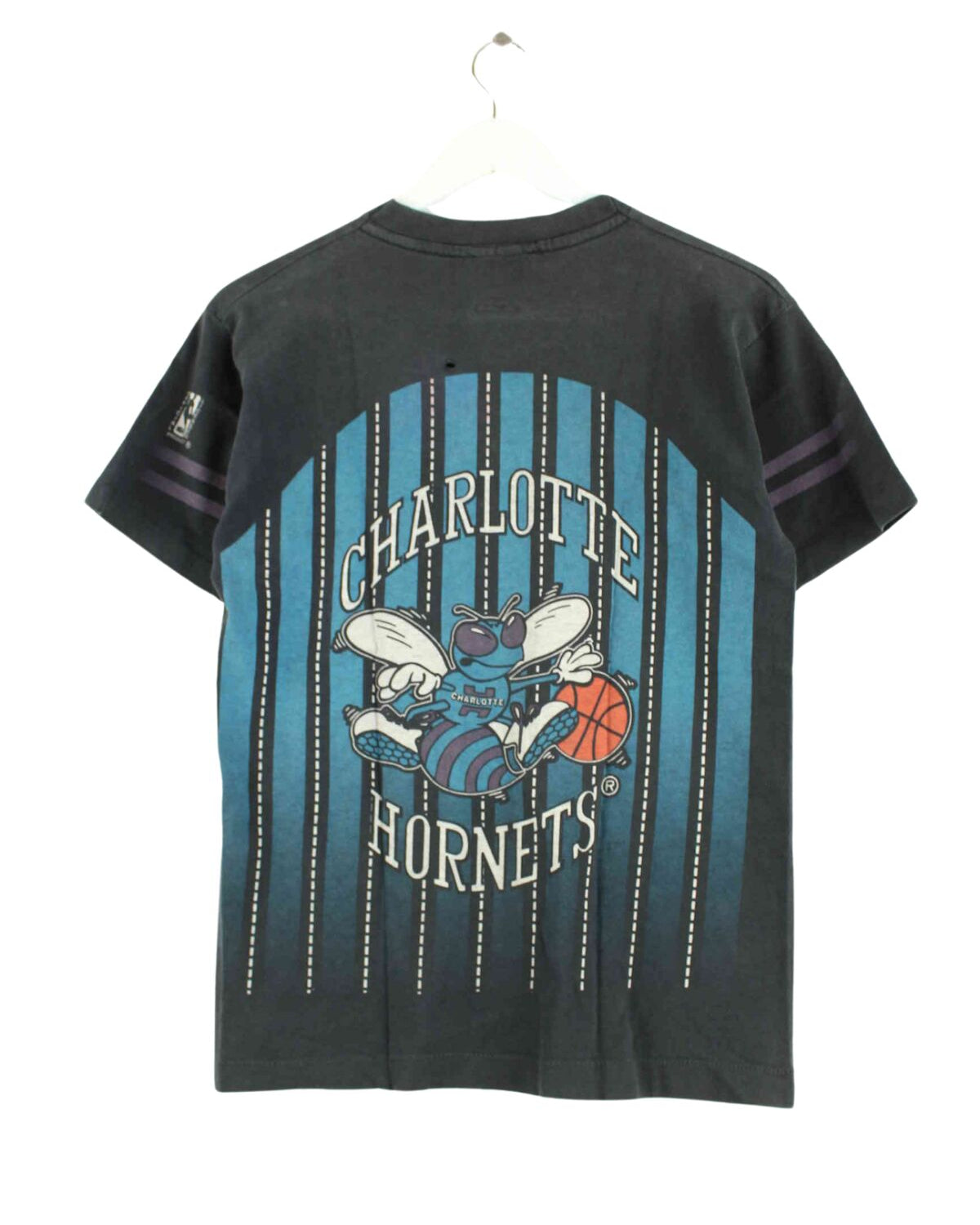 Nutmeg 90s Vintage Charlotte Hornets Print Single Stitch T-Shirt Schwarz XXS (back image)