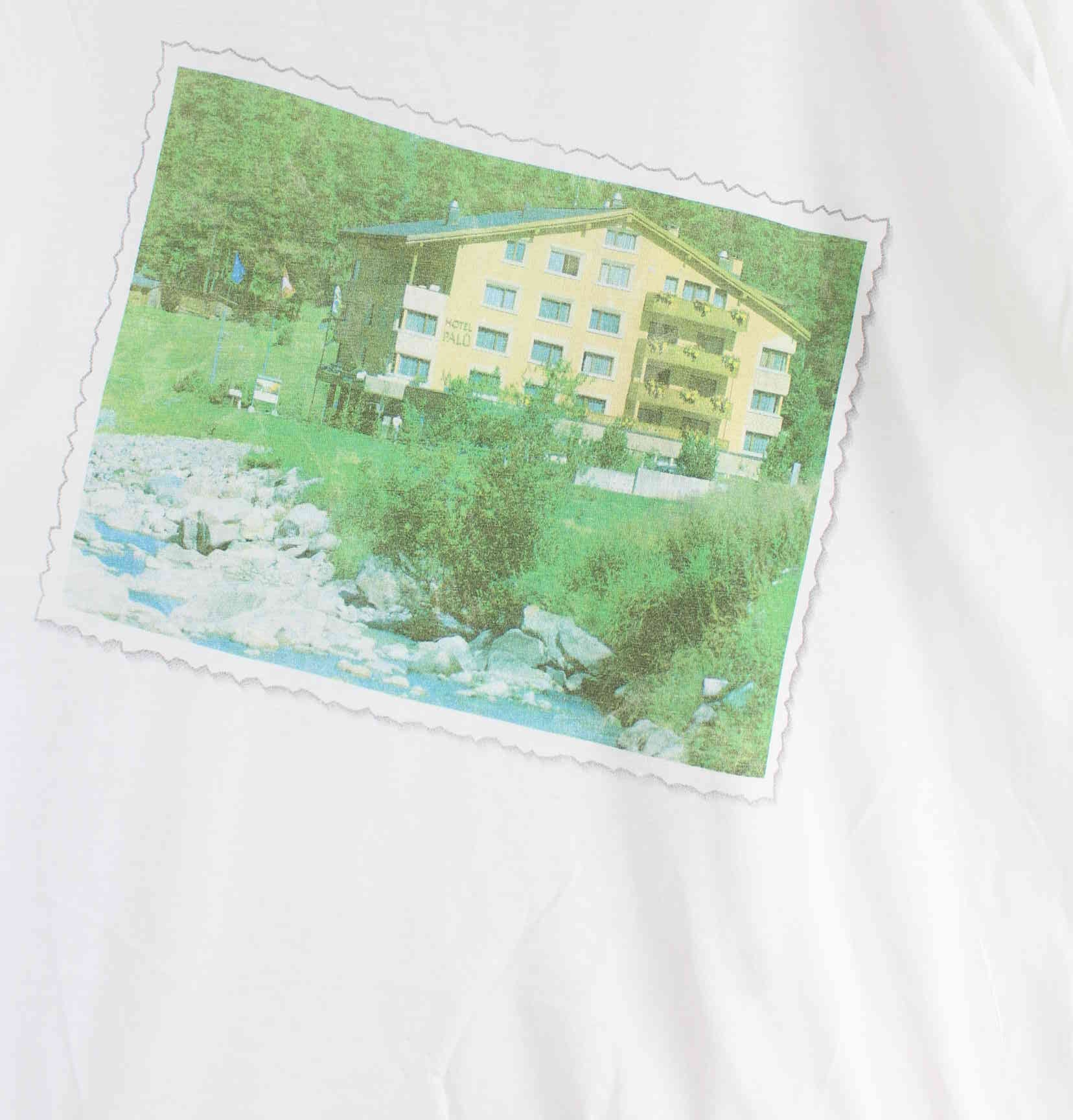 Vintage 90s Vintage Swiss Hotel Print T-Shirt Weiß M (detail image 1)