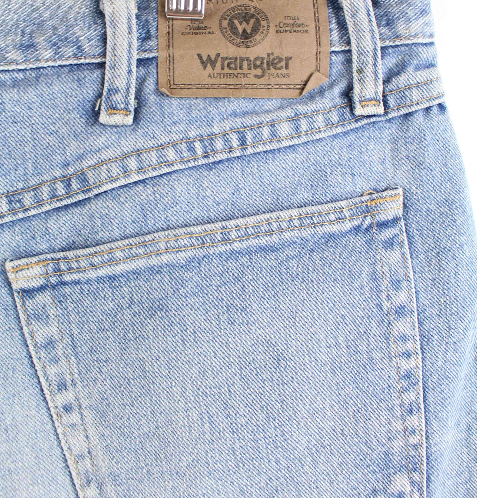 Wrangler Relaxed Fit Jeans Shorts Blau W38 (detail image 1)