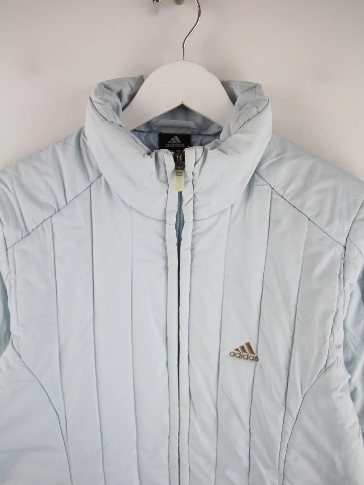Adidas Jacke Blau S – Detailansicht Vorderseite