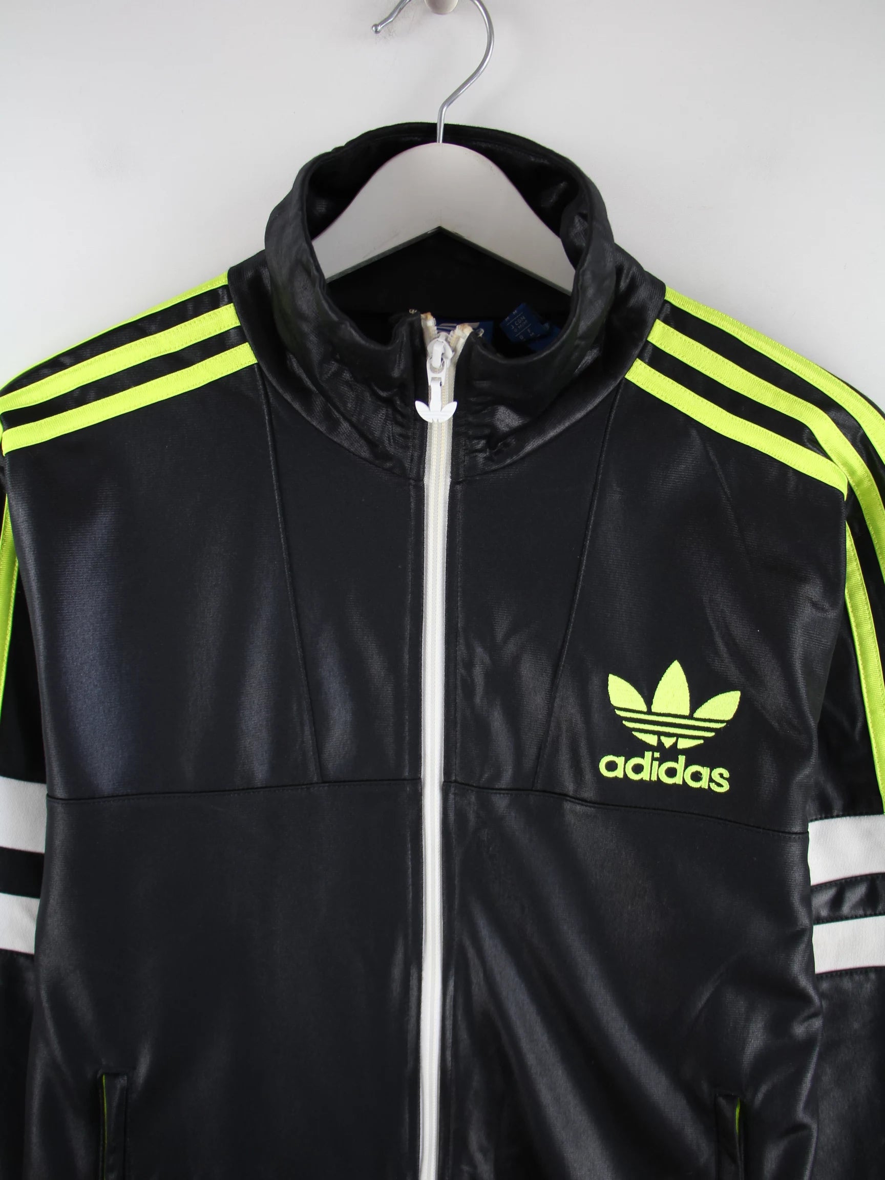 Adidas Trainingsjacke Schwarz M – Detailansicht Vorderseite