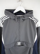 Adidas Windbreaker Grau L – Detailansicht Vorderseite