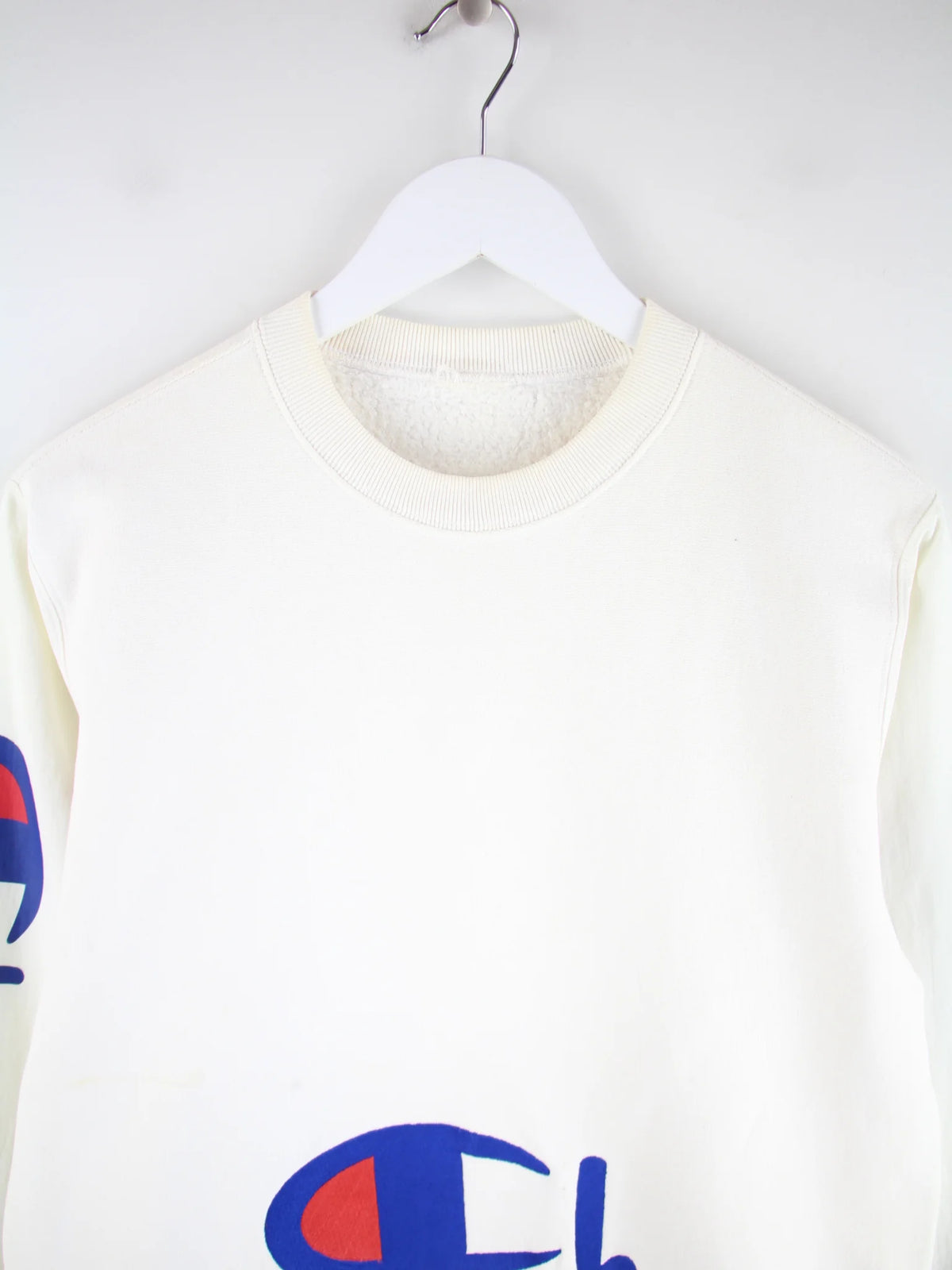 Champion Sweater Weiß L – Detailansicht Vorderseite