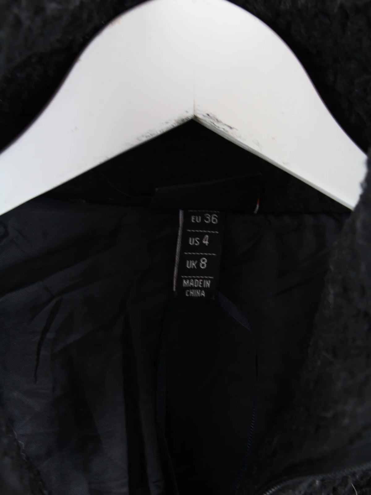 Ellesse Fleece Schwarz S – Etikett