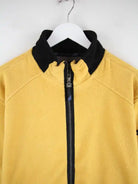 Izod Fleece Gelb L – Detailansicht Vorderseite
