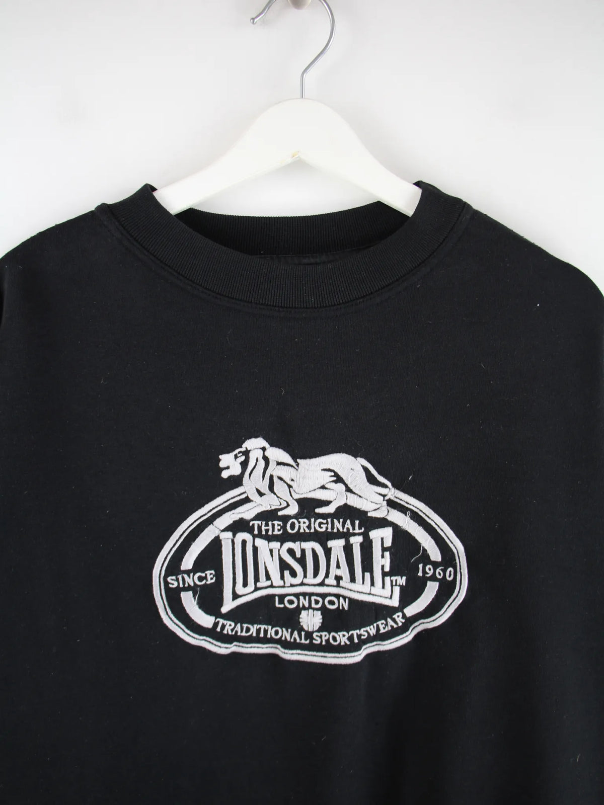 Lonsdale Sweater Schwarz L – Detailansicht Vorderseite
