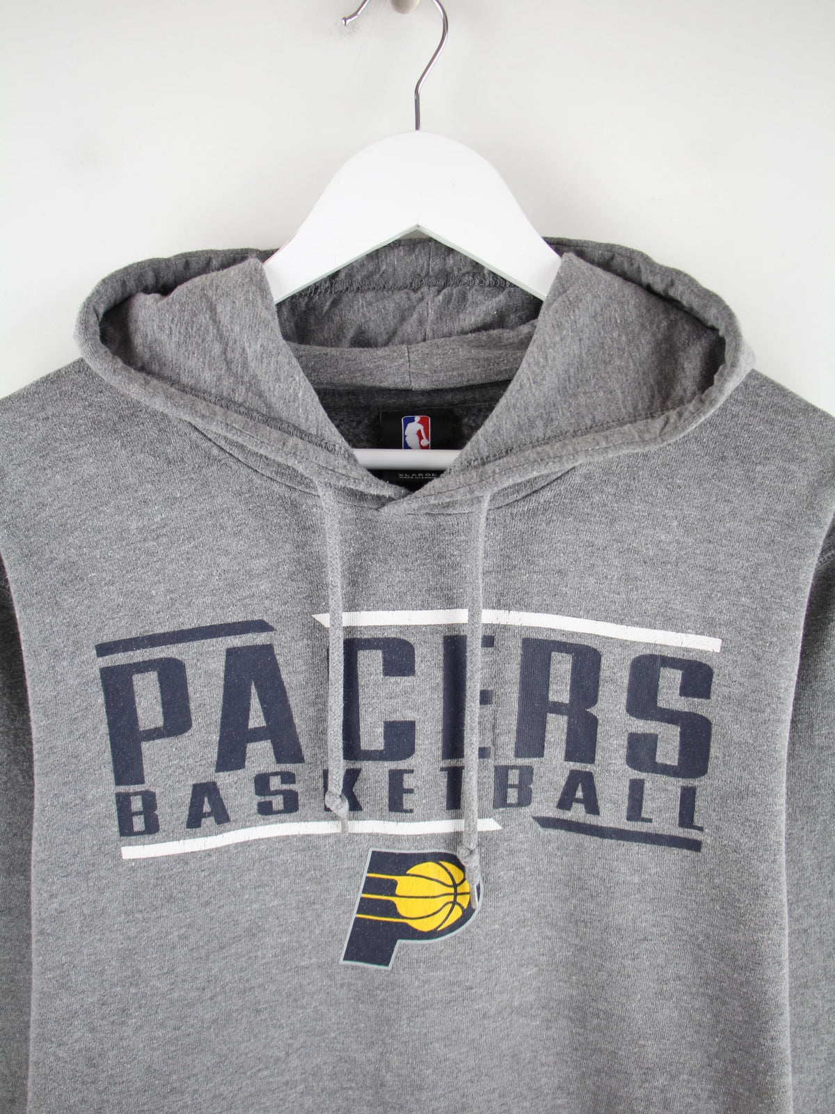 NBA Hoodie Grau XL – Detailansicht Vorderseite