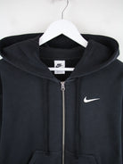 Nike Hoodie Schwarz S – Detailansicht Vorderseite