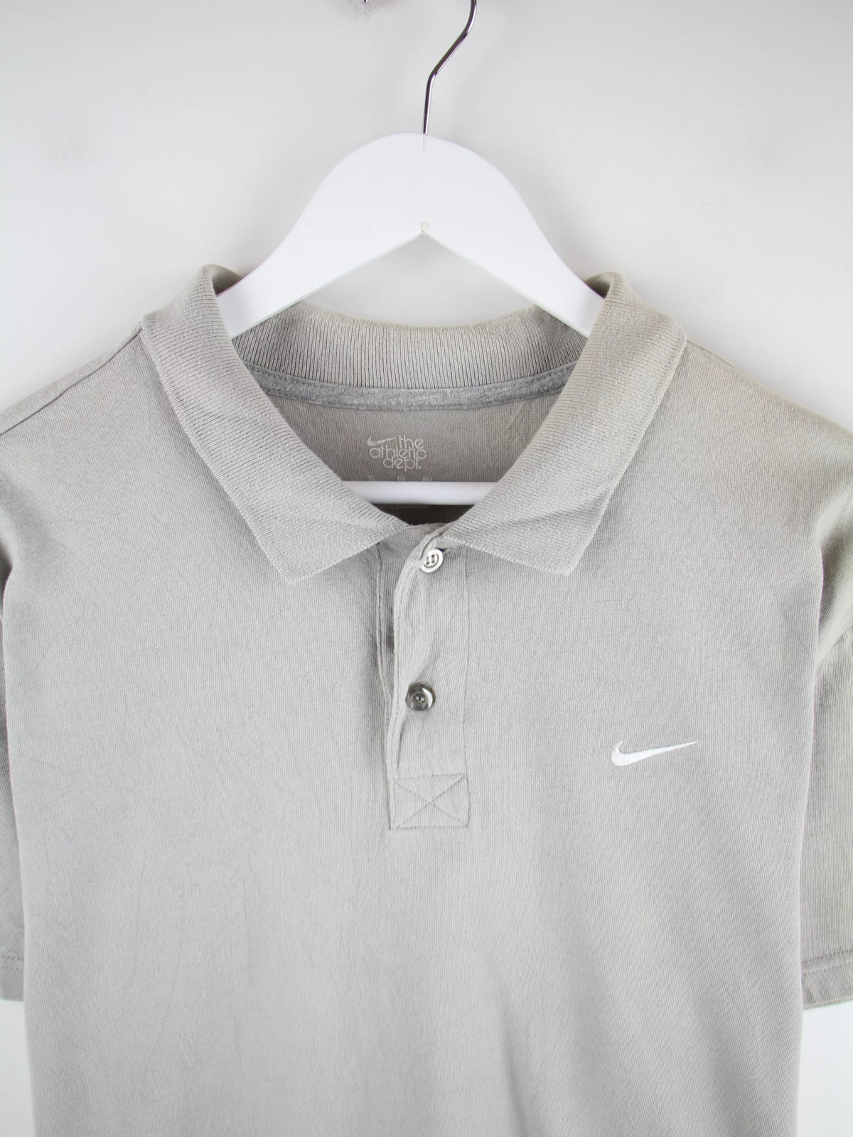Nike Polo Grau XL – Detailansicht Vorderseite