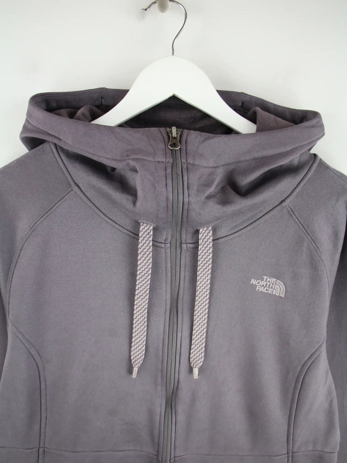 The North Face Hoodie Grau L – Detailansicht Vorderseite