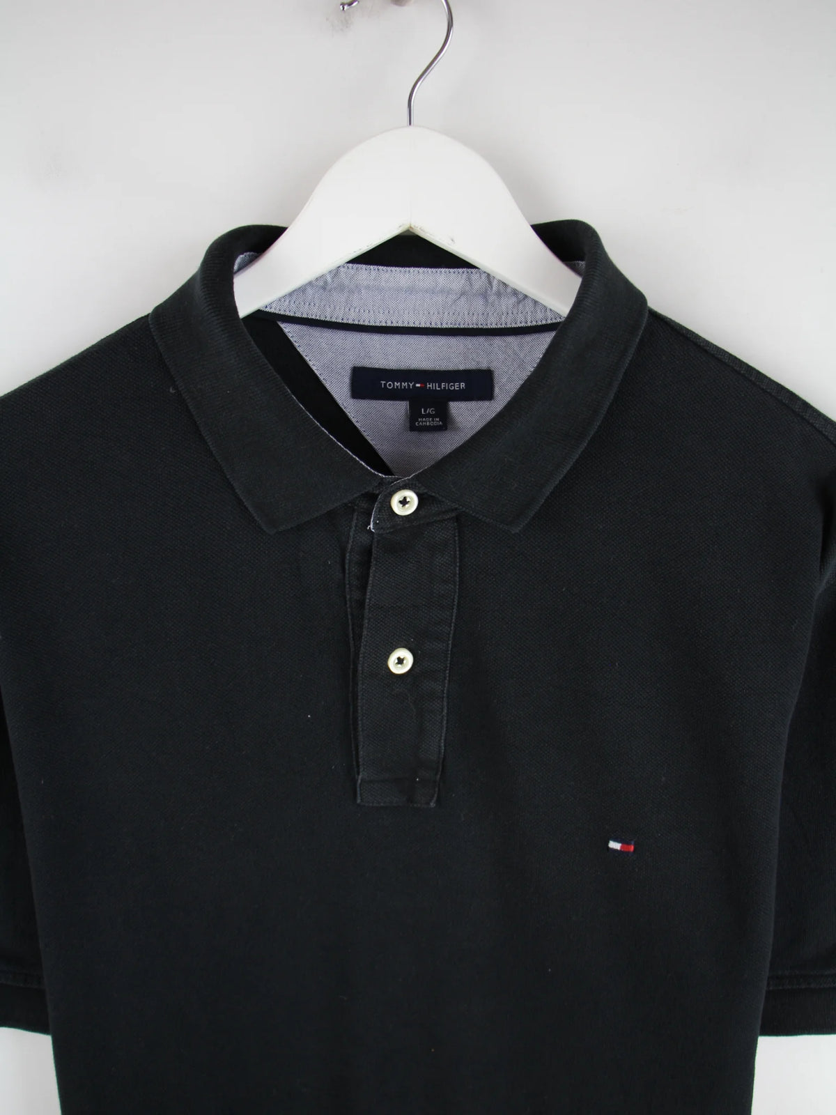 Tommy Hilfiger Polo Schwarz L – Detailansicht Vorderseite