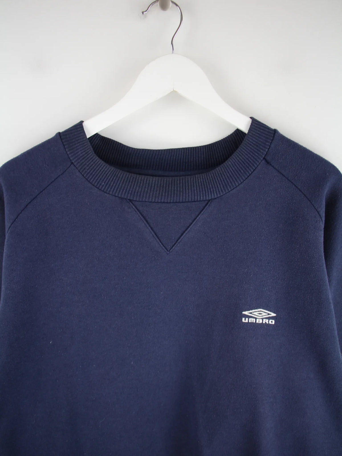 Umbro Sweater Blau XL – Detailansicht Vorderseite