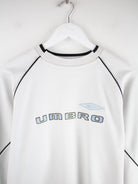 Umbro Sweater Weiß L – Detailansicht Vorderseite