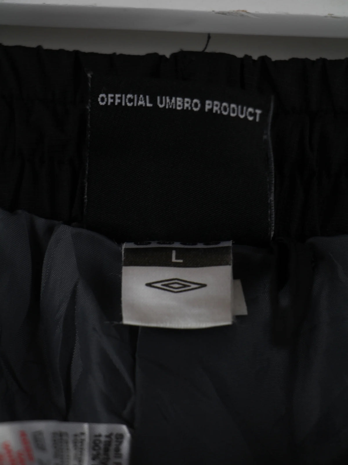 Umbro Track Pants Schwarz L – Etikett