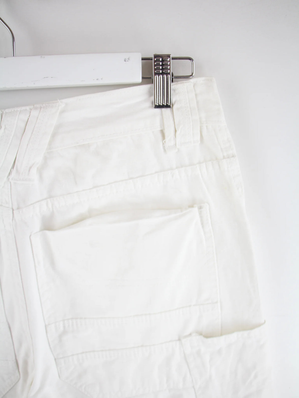 Vintage Hose Weiß – Detailansicht Vorderseite