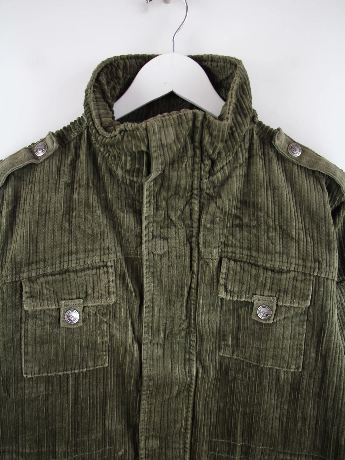 Vintage Jacke Olive S – Detailansicht Vorderseite