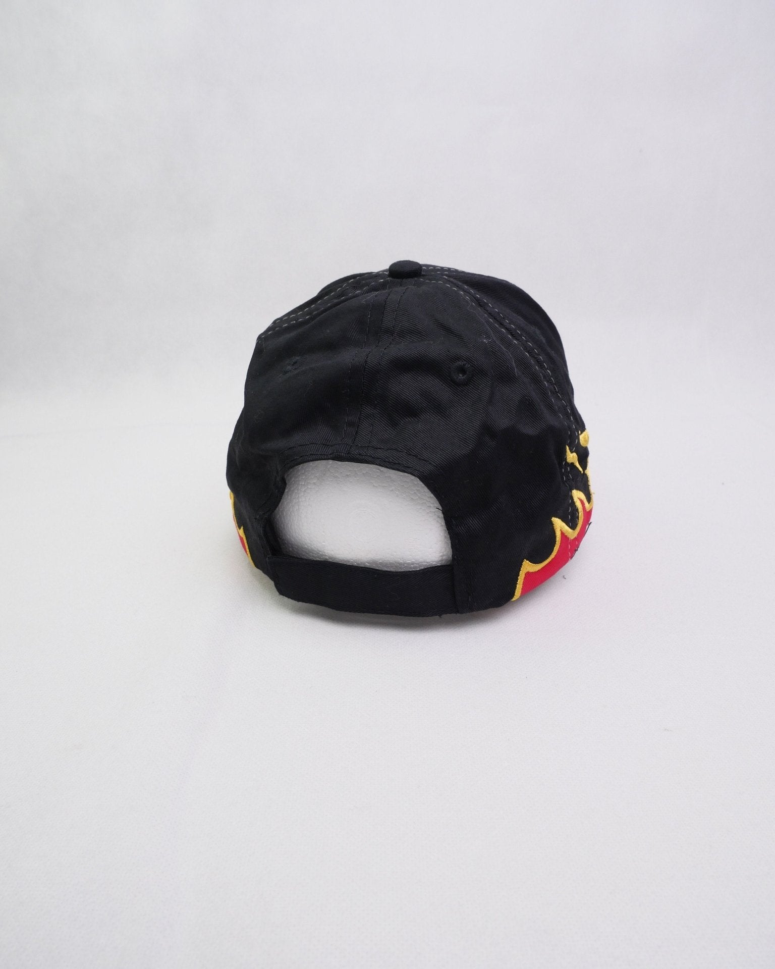 'Fire' embroidered Graphic three toned Cap Accessoire - Peeces