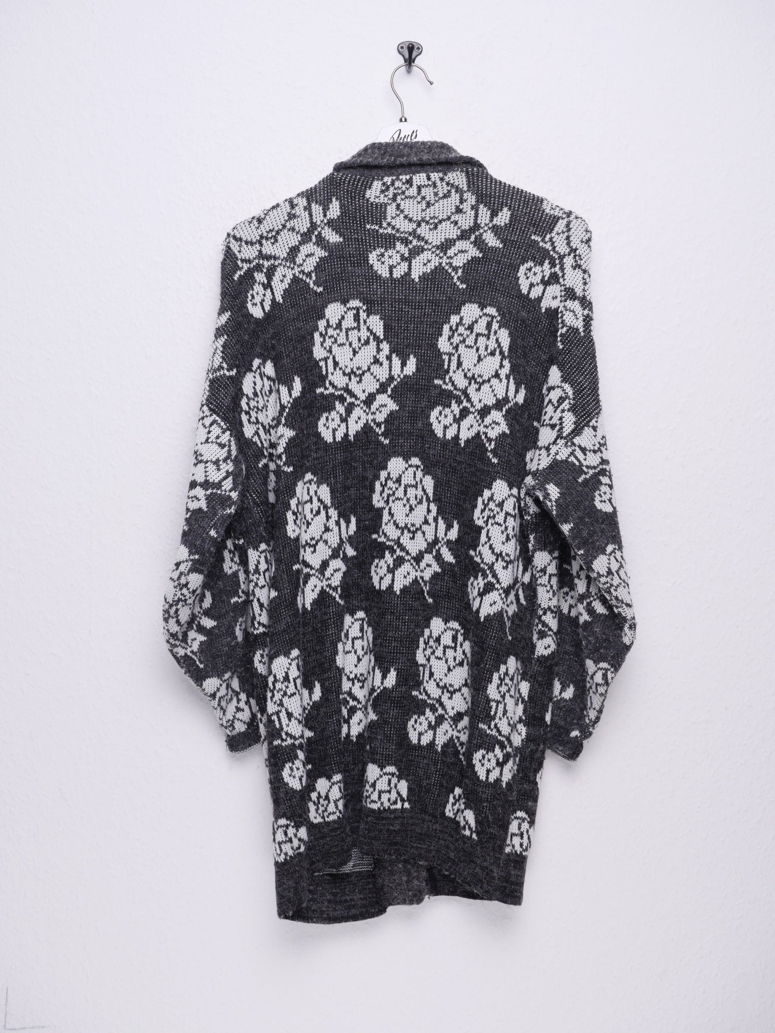 Flowers Graphic Vintage Buttoned Down Sweater - Peeces